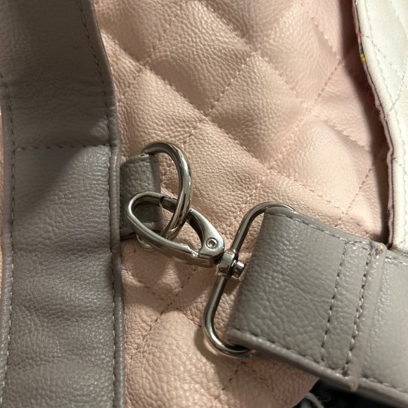 Betsey Johnson Travel Diaper bag. - Picture 6 of 7